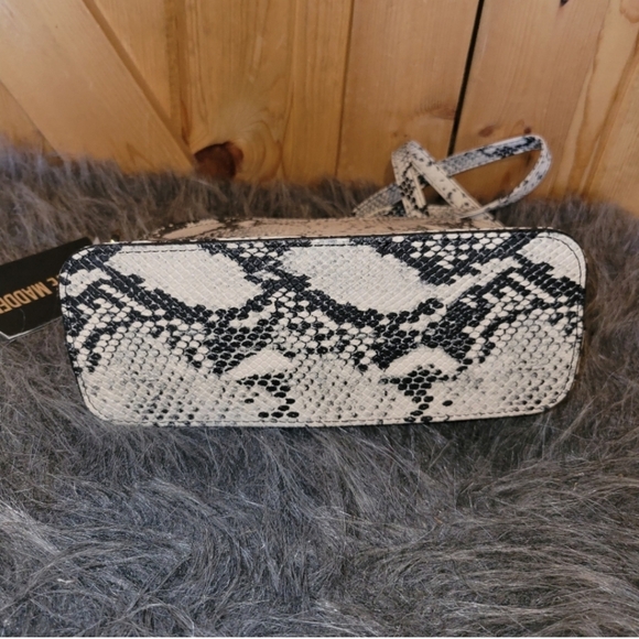 NWT Steve Madden faux snakeskin crossbody bag super cute - Picture 7 of 13